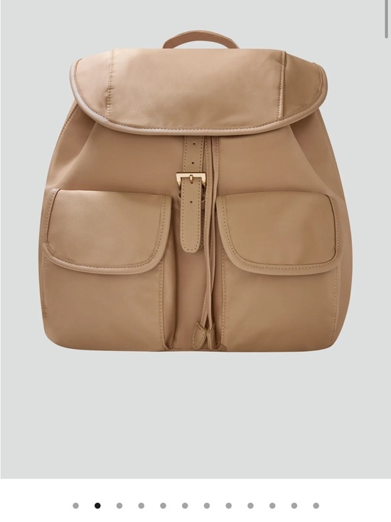 Handbags - Beige Women's Leather Backpack with Front Pockets